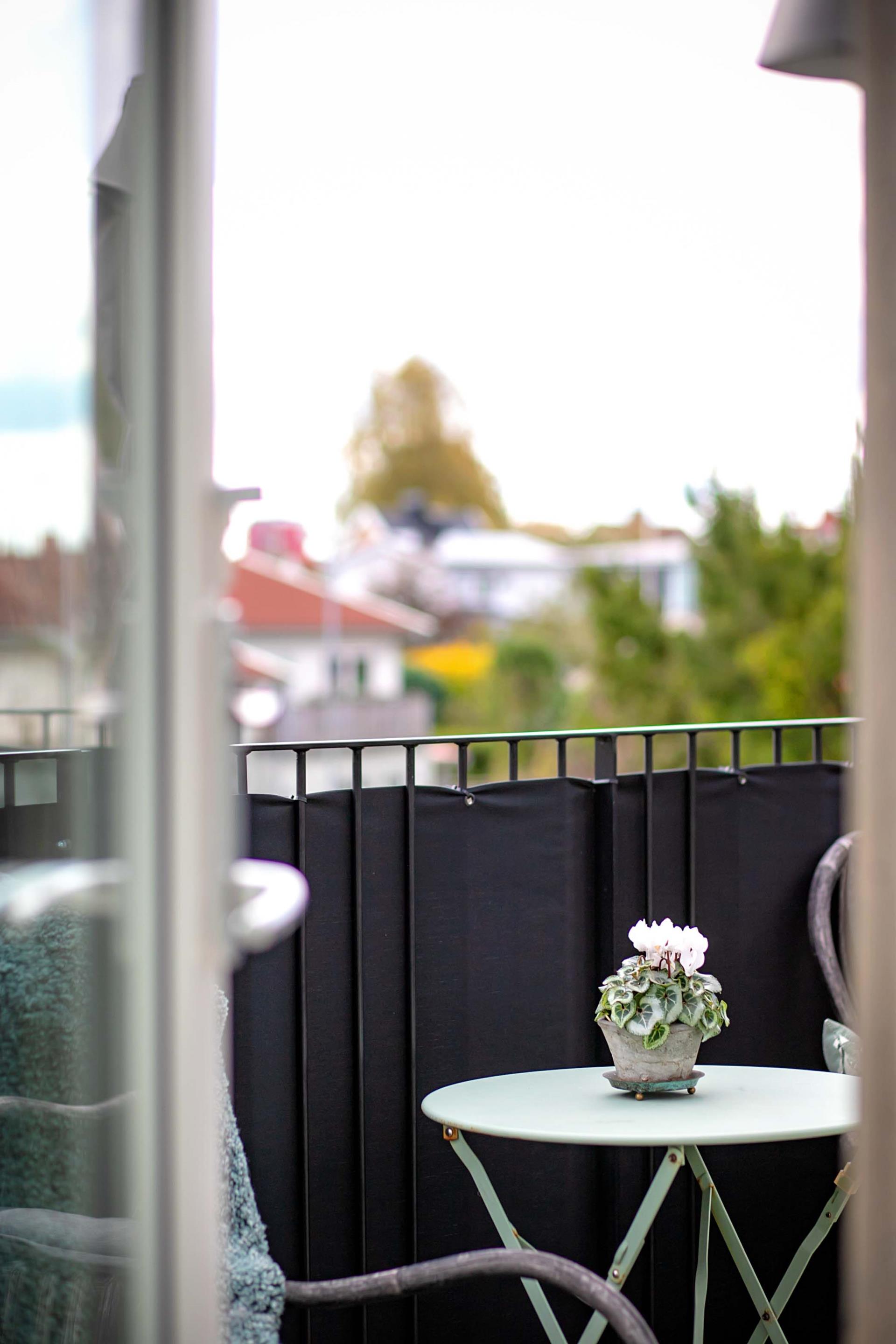 Ljus och elegant tvåa med solig balkong i Sävedalen!