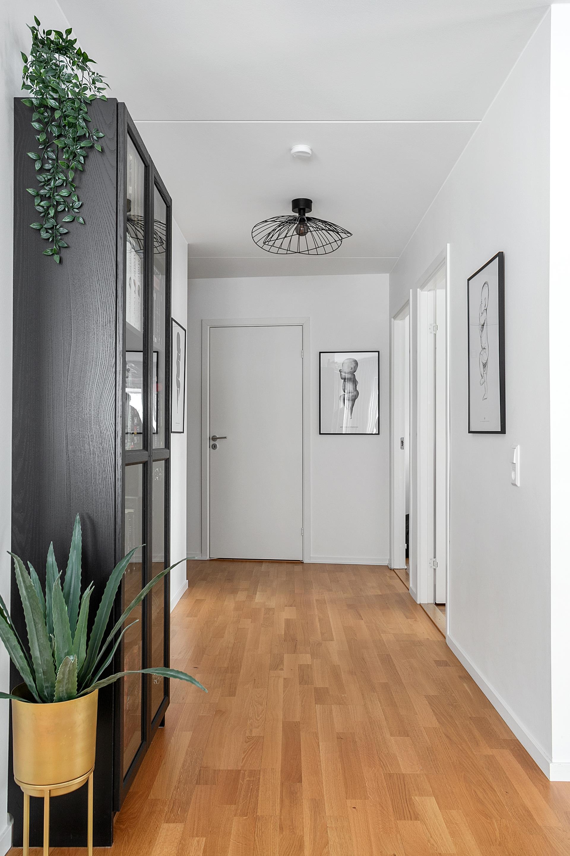 Stilren trea med havsutsikt, hörnläge och privat livskvalitet!