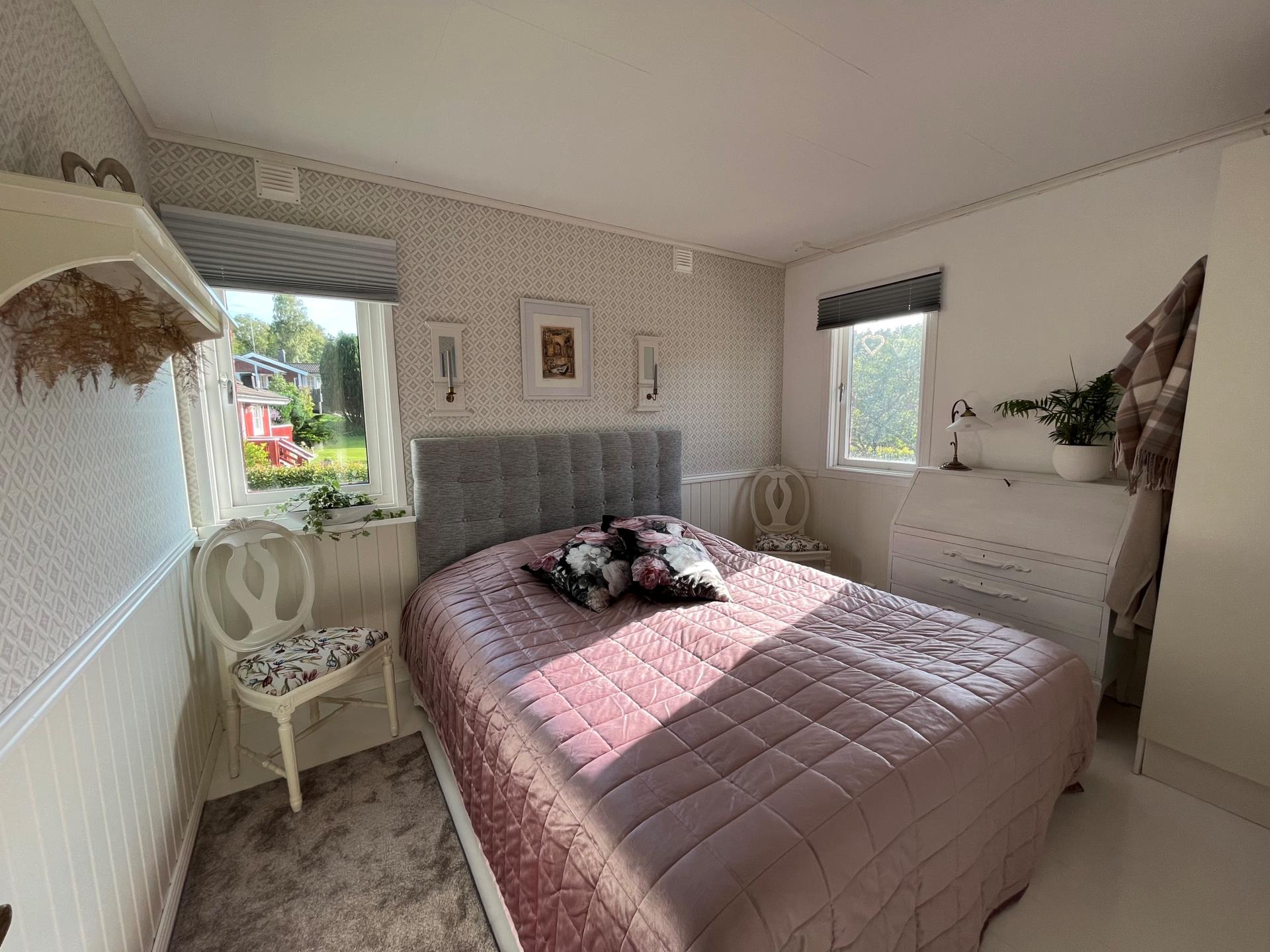 Ett eget litet paradis -med havsnära läge och drömmig trädgård.