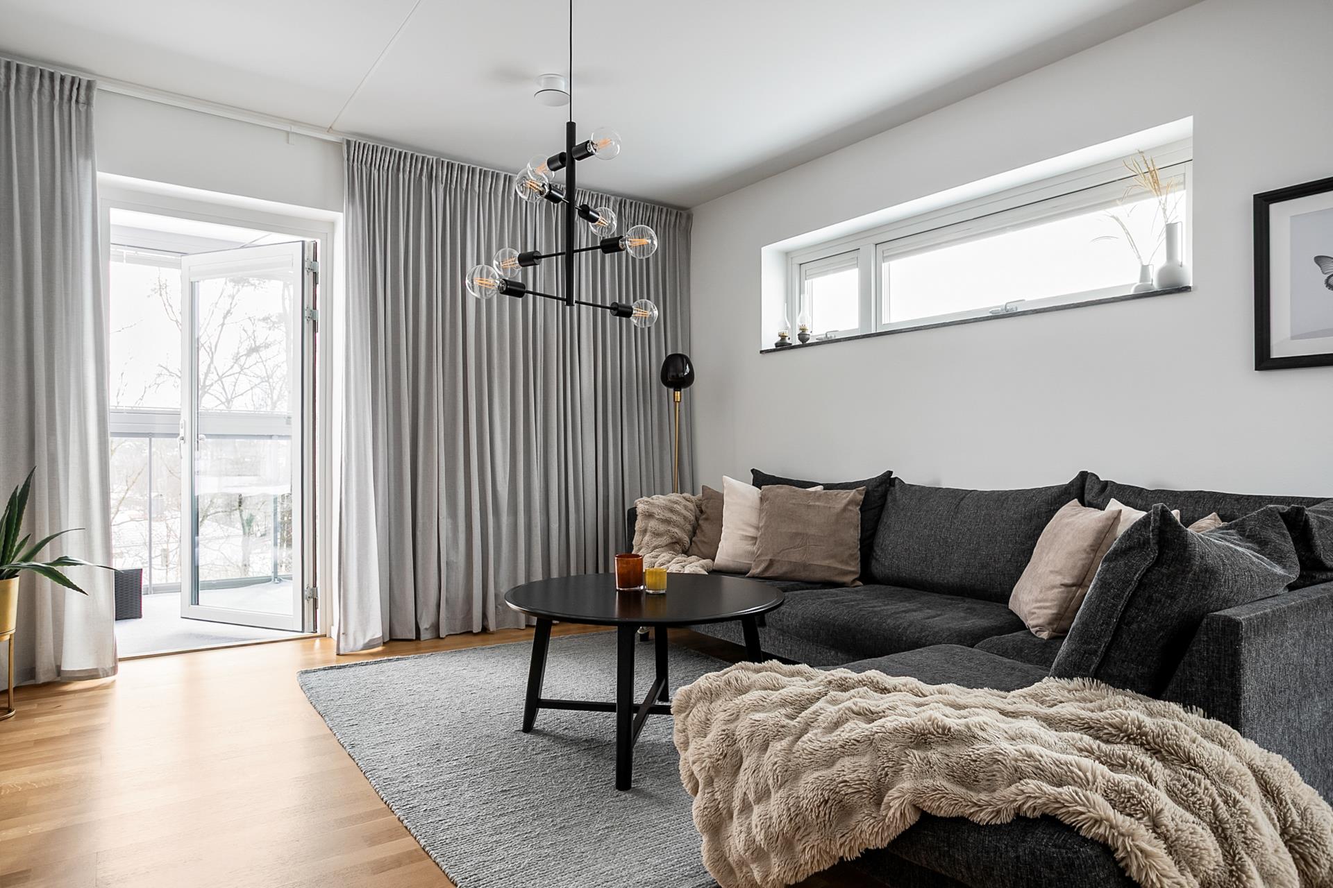 Stilren trea med havsutsikt, hörnläge och privat livskvalitet!