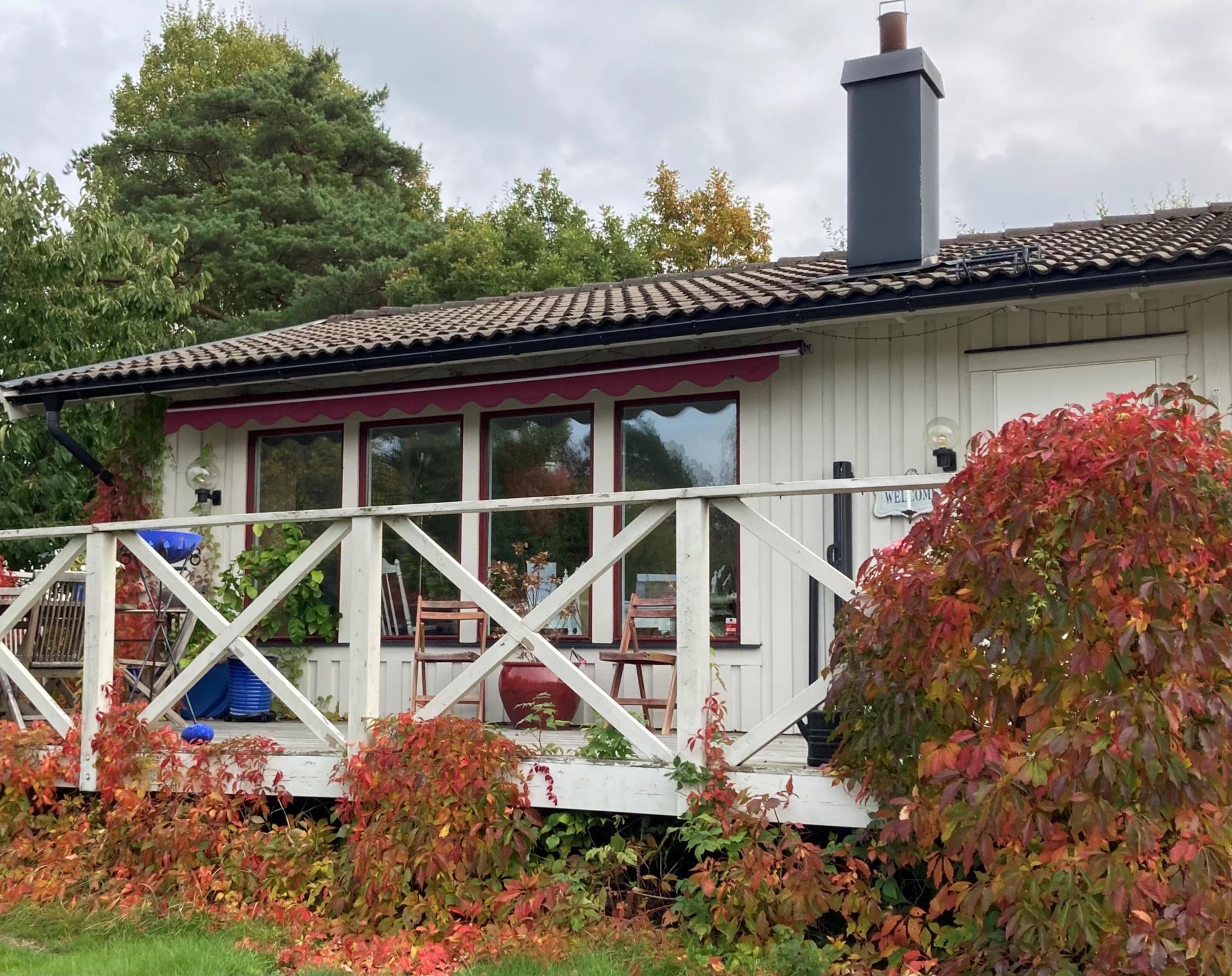 Ett eget litet paradis -med havsnära läge och drömmig trädgård.