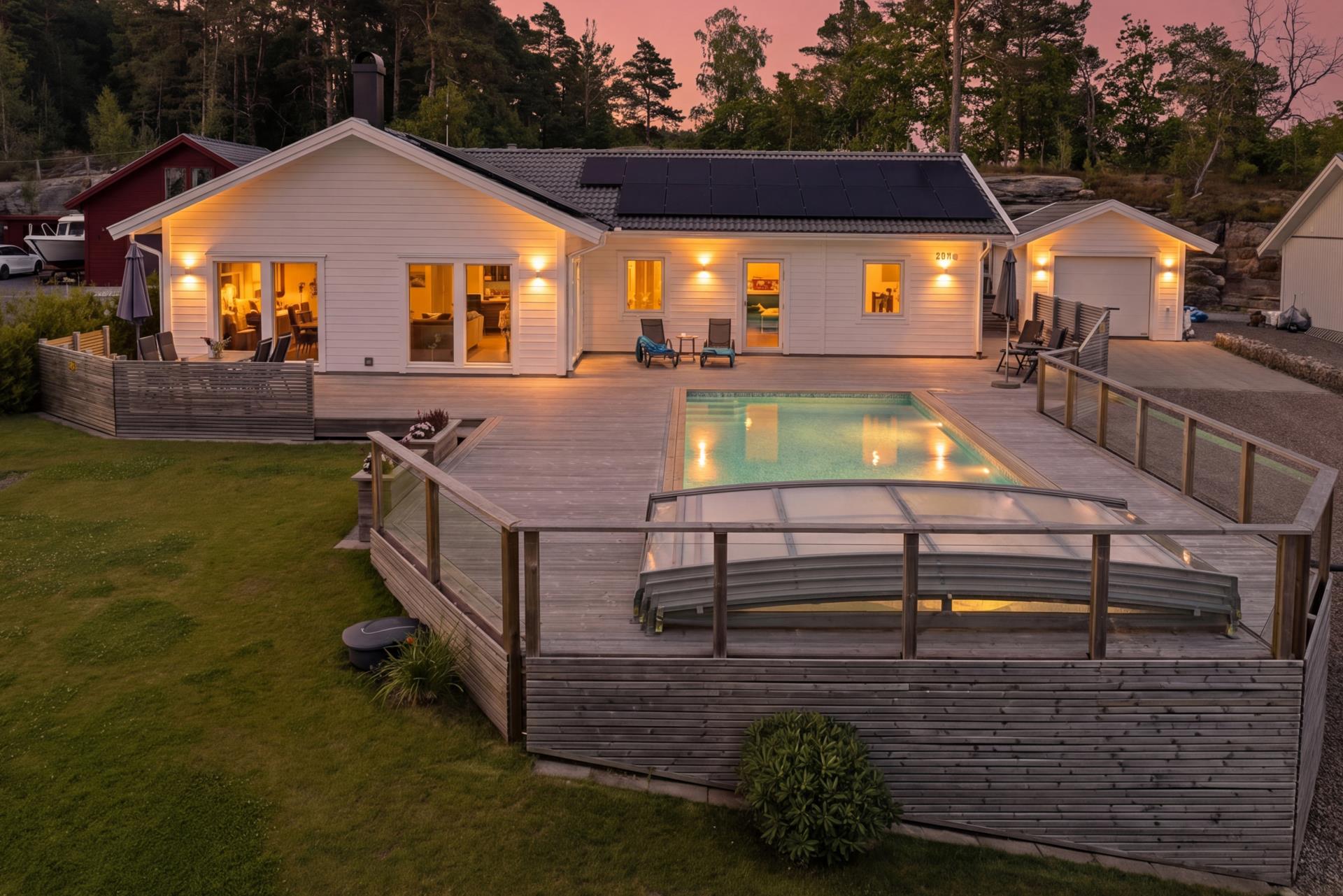 Stilren enplansvilla med havsutsikt!