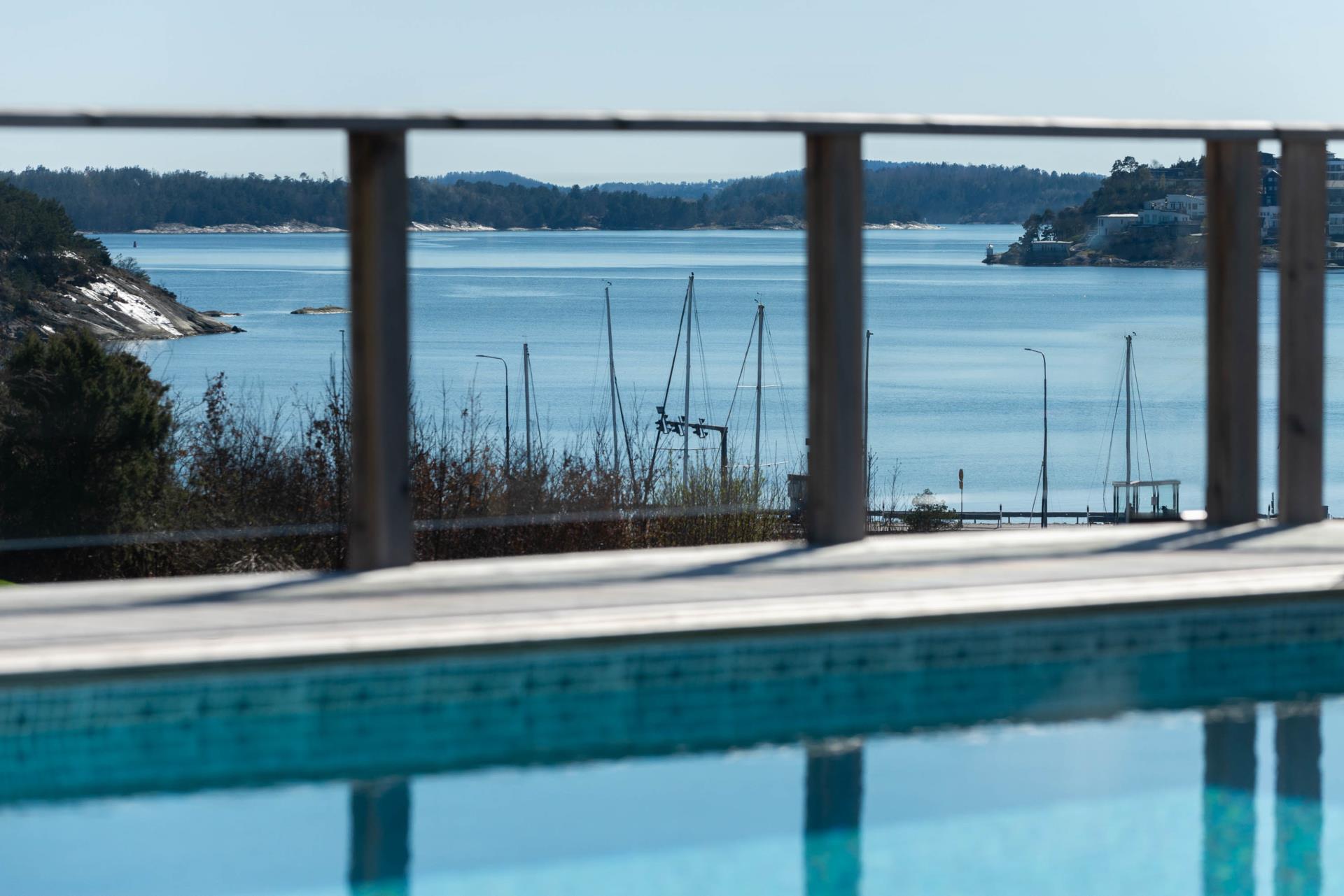 Stilren enplansvilla med havsutsikt!