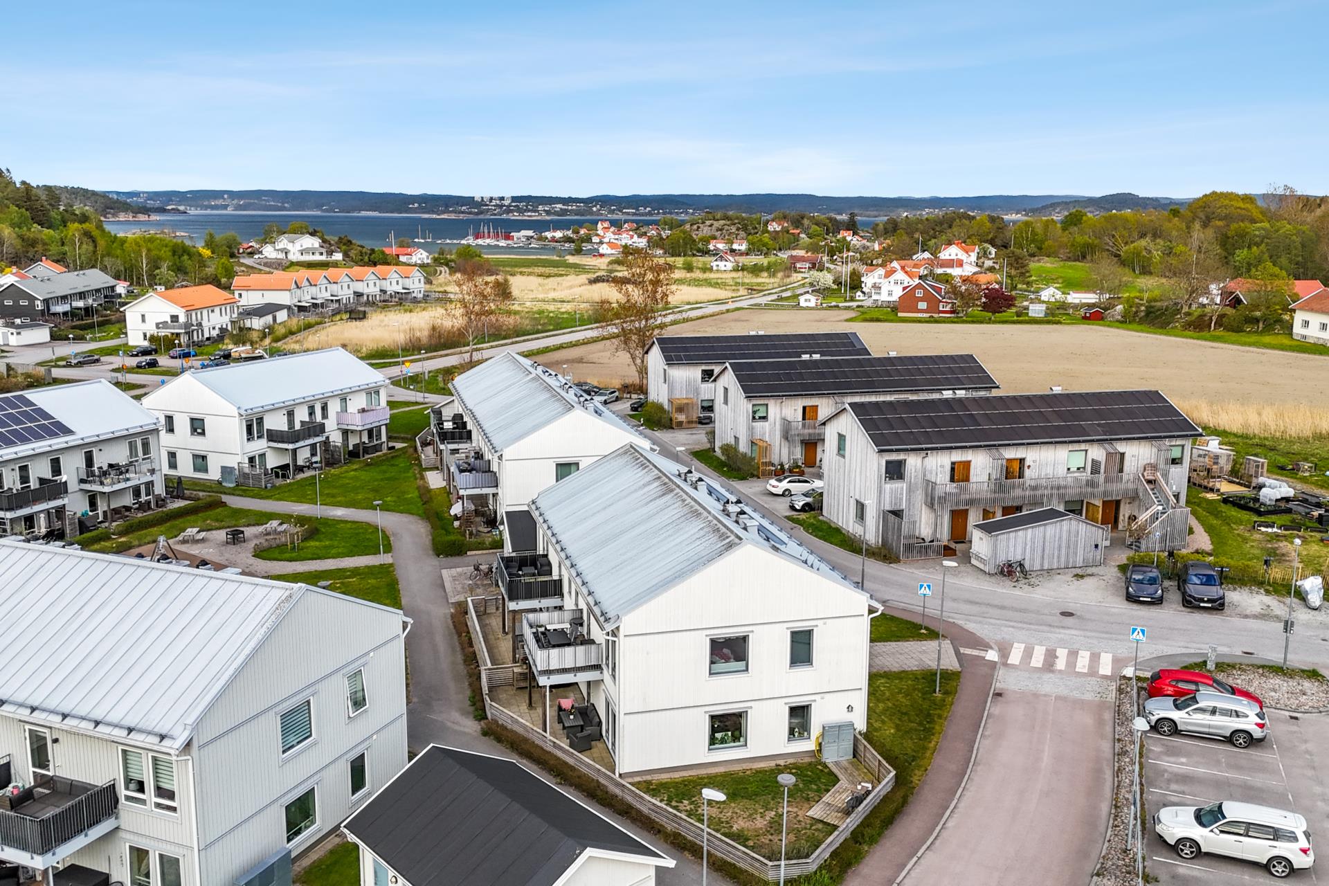 Fantastiskt fin lägenhet med uteplats och egen trädgård!