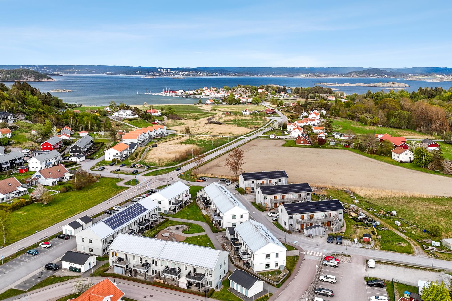 Fantastiskt fin lägenhet med uteplats och egen trädgård!